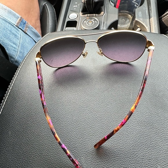 AUTHENTIC COACH SUNGLASSES. WORN ONLY A FEW TIMES, EXCELLENT CONDITION - Picture 3 of 4